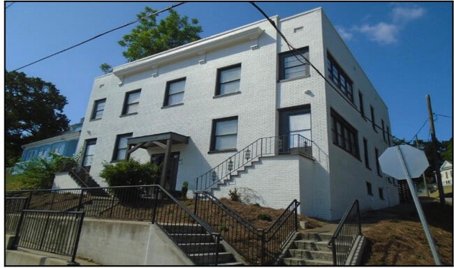 Outside - 2720 Ensley 5 Points W Ave Unit Boardwalk Apartments