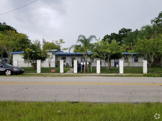 Building Photo - EO Douglas Unit 1 Rental