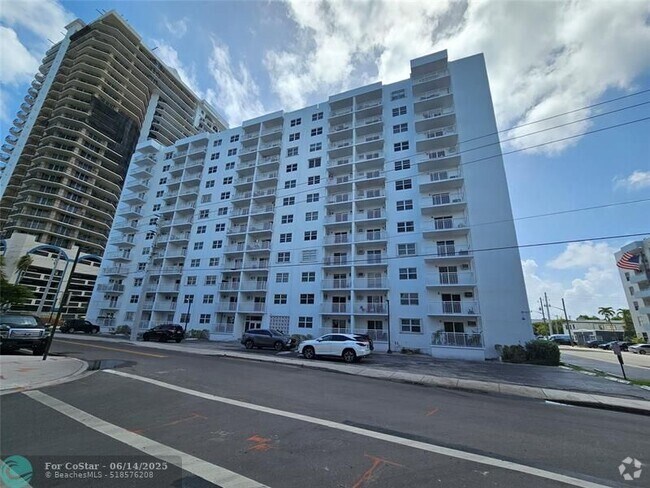 Building Photo - 200 S Birch Rd Unit 1210 Rental