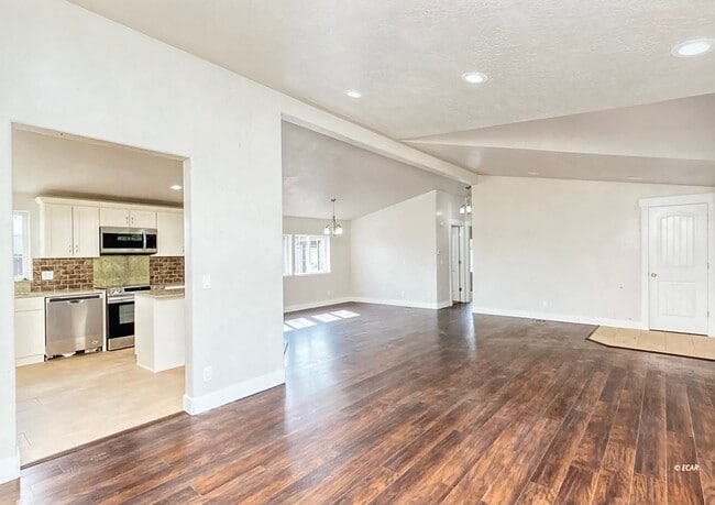 Photo - 2115 Villa Dr