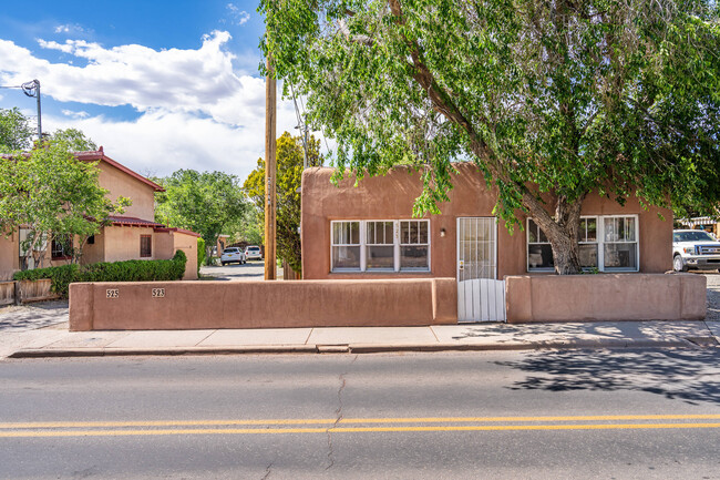 Exterior - 523 Agua Fria St Condominio