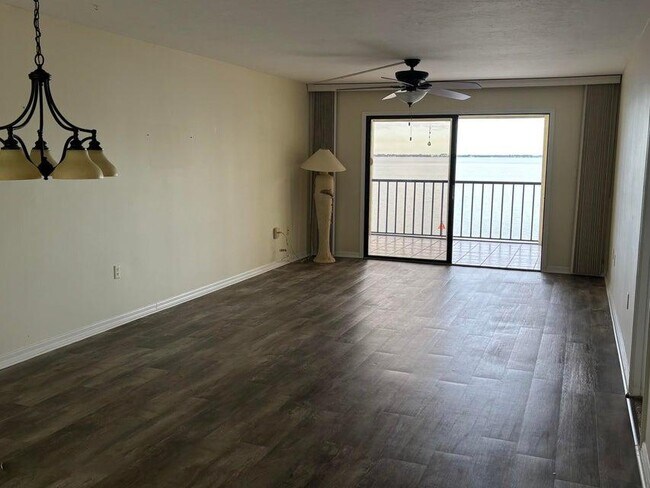 Photo - 190 Escambia Ln Unit 403