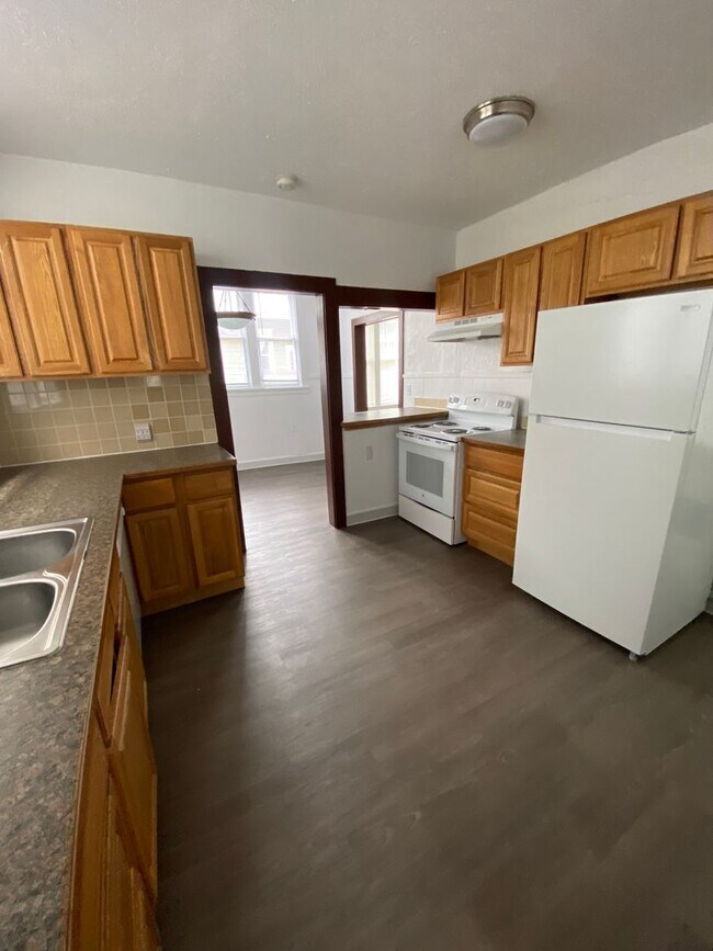 807 E Mission Ave Unit 807