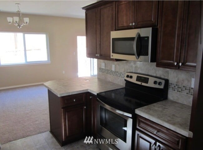 Photo - 623 Rivenhurst St