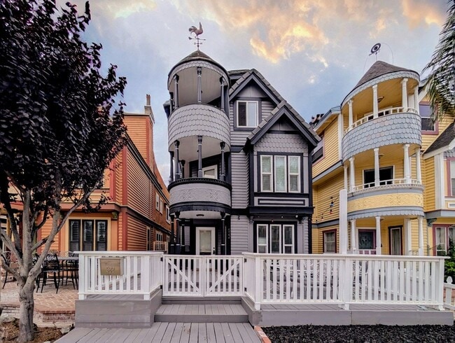 Building Photo - 522 20th St Unit Room 2