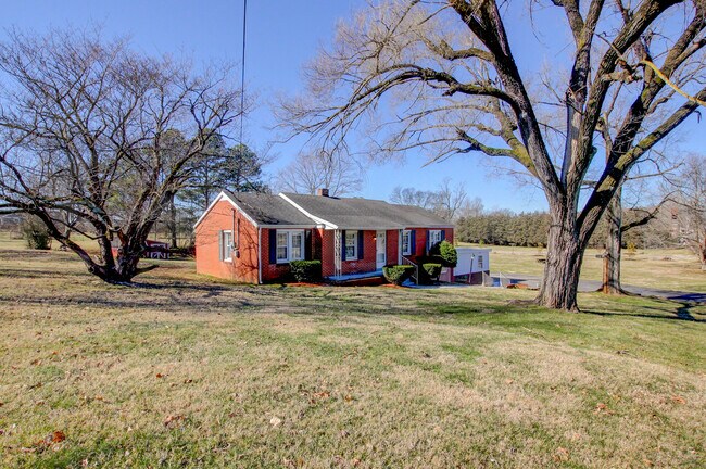 Photo - 343 South Main St