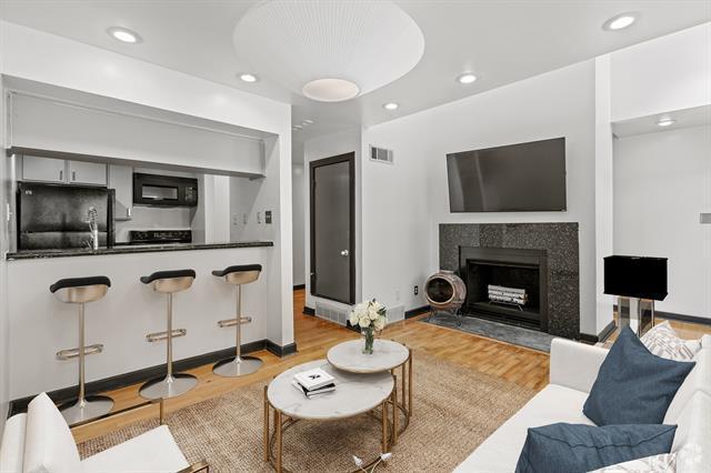 Building Photo - 4130 Newton Ave Unit G Rental