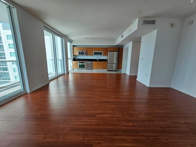 Building Photo - 244 Biscayne Blvd Unit 3707