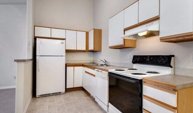 Photo - Holly St. - 1112/1114 Unit 1114