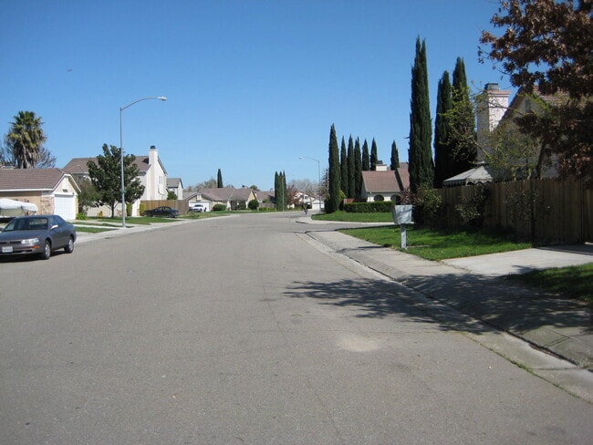 Photo - 1003 Kate Linde Cir