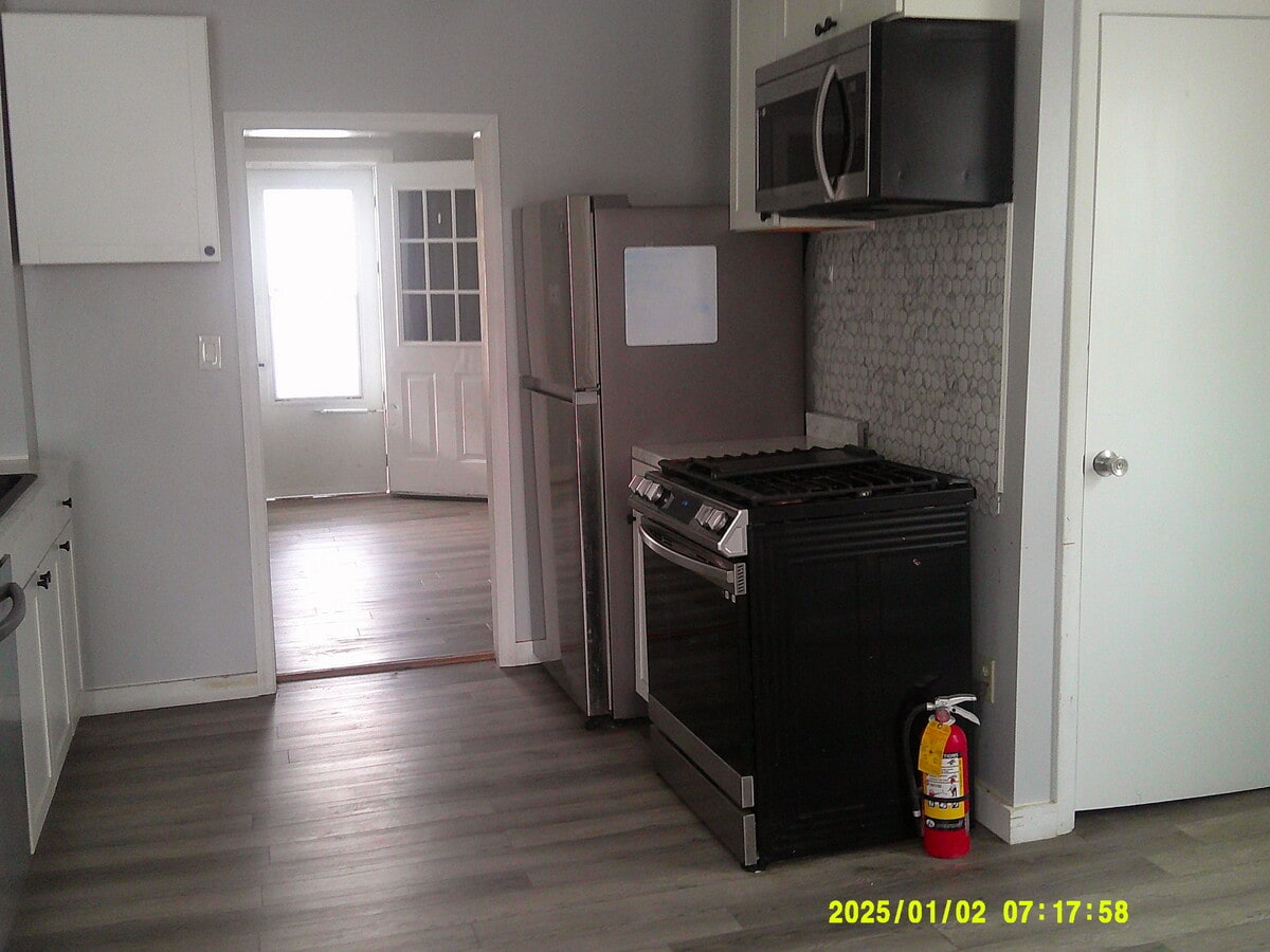 Photo - 408 W Willett St Unidad #1 Lower