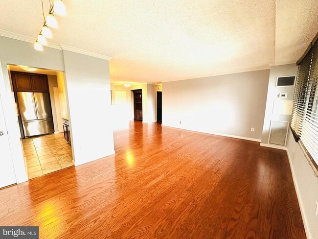 Building Photo - 5500 Holmes Run Pkwy Unit 410 Rental
