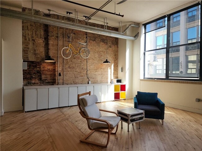 Photo - 87 Peachtree St SW Unidad 205