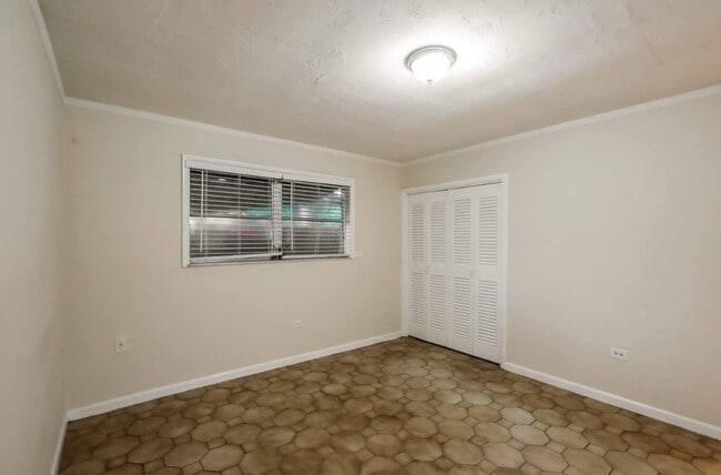 Building Photo - 7944 Meridian St Rental