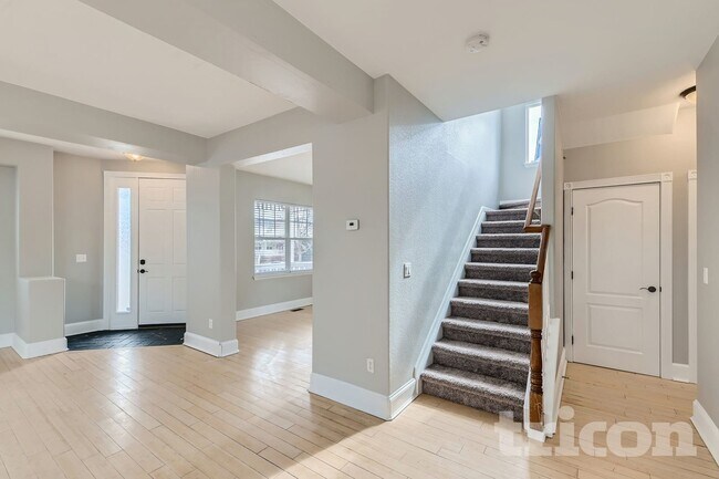 Photo - 300 Fieldstone Dr