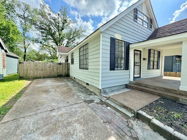 Photo - 3557 Kearney Ave