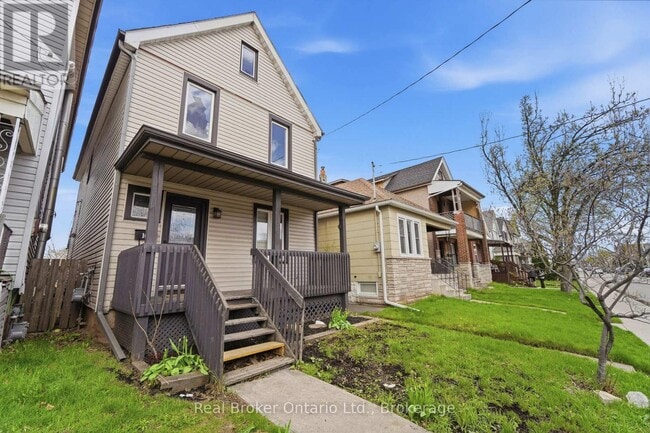 Photo - 167 Rosslyn Ave N