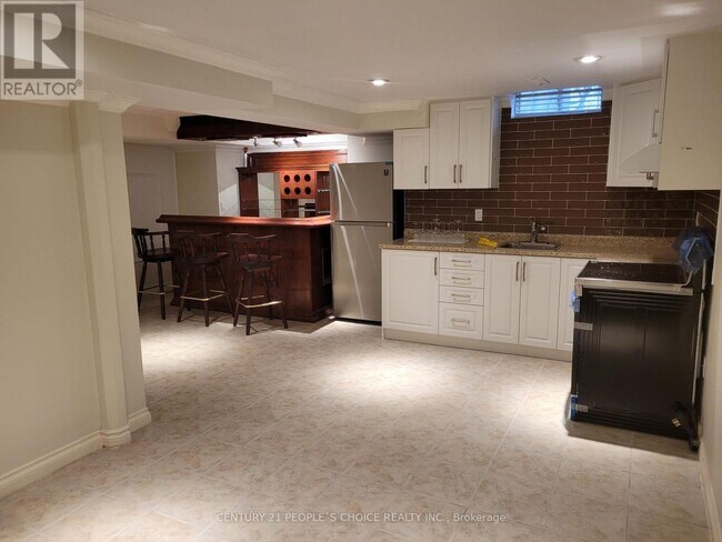 Photo - 2524 Banfield Rd