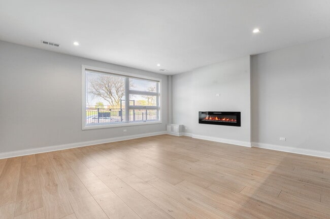 Photo - 4817 S Wabash Ave