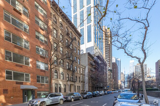 Photo - 444-446 E 58th St