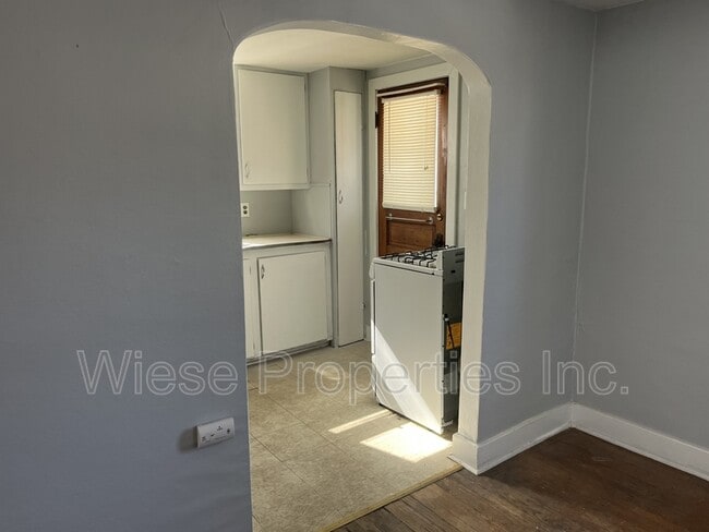 Photo - 2013 S Spring St