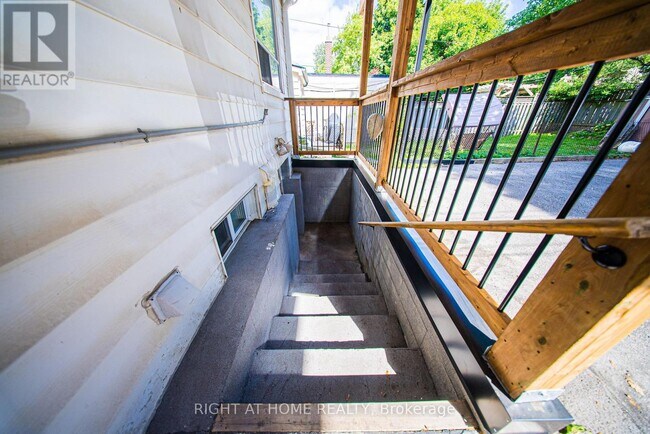 Photo - 169 Lawrence Ave W Unité Bsmt