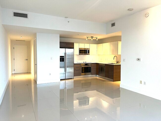 Building Photo - 1010 SW 2nd Ave Unit 1610 Rental