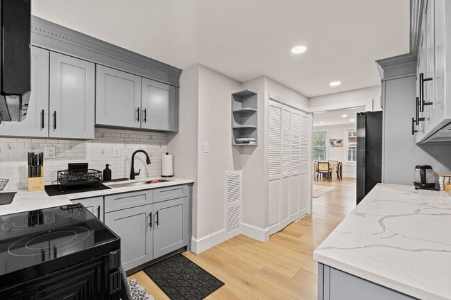 Photo - 613 Harvard St NW Unit SI ID1511067P