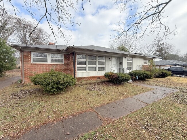 Building Photo - 2106 NW Sullivan Rd