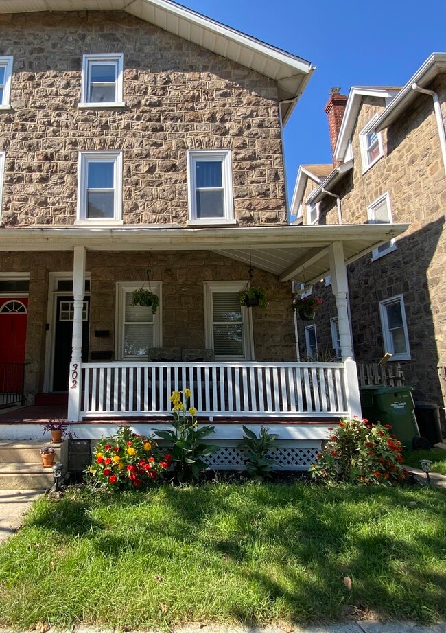 Front of House - 302 Randolph Ave Unit 2