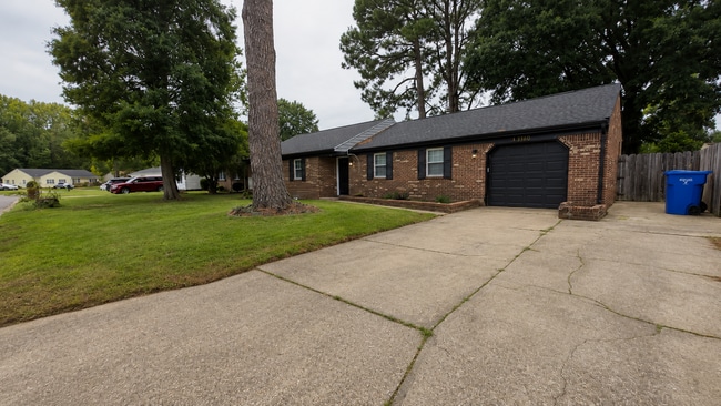 Building Photo - 2940 Sir Meliot Dr