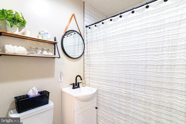 Photo - 45302 Bloch Ave