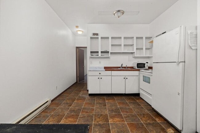 Photo - 130 E Main St