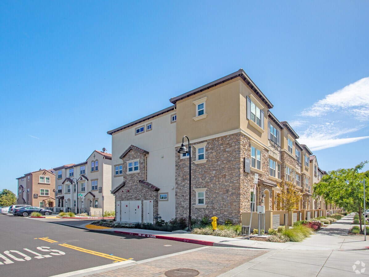 Photo - Granite Ridge Apartments