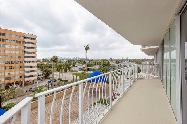 Photo - 7601 E Treasure Dr Unit 607