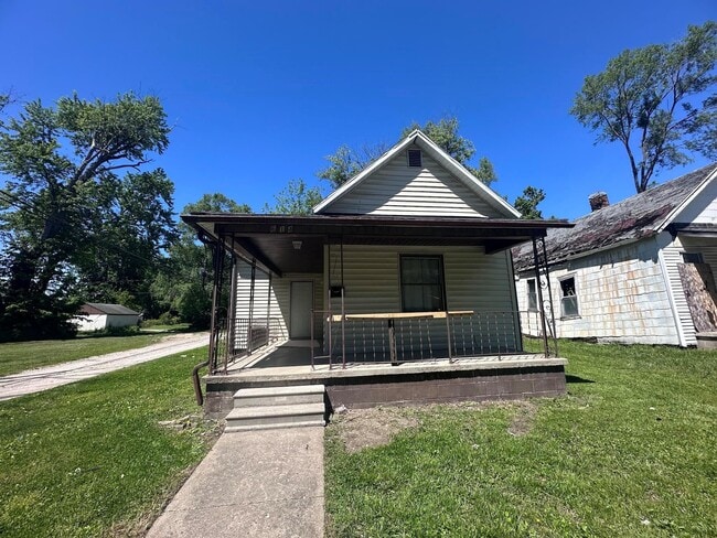 Building Photo - 614 Chandler-