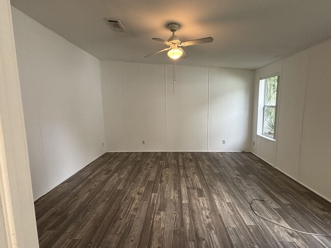 Photo - 20 Glen Cove Ct