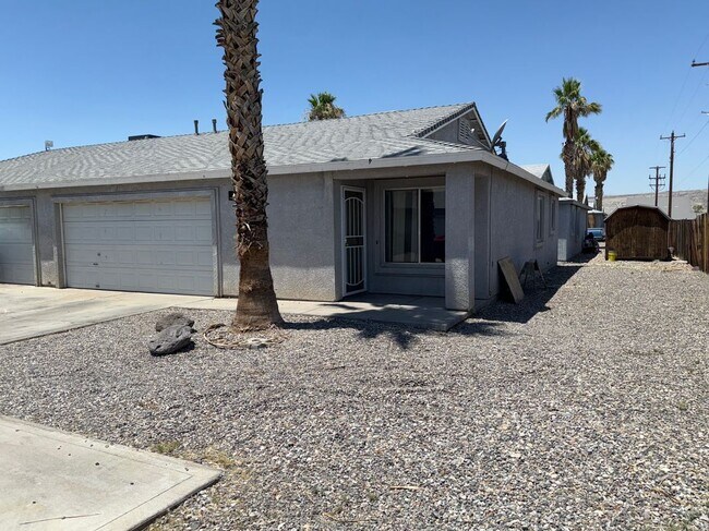 Photo - 807 Gemstone Ave Unit 4