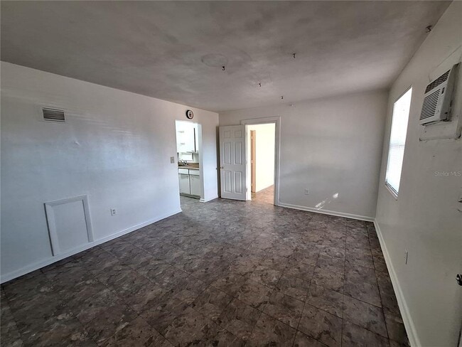 Photo - 21528 Kenyon Ave