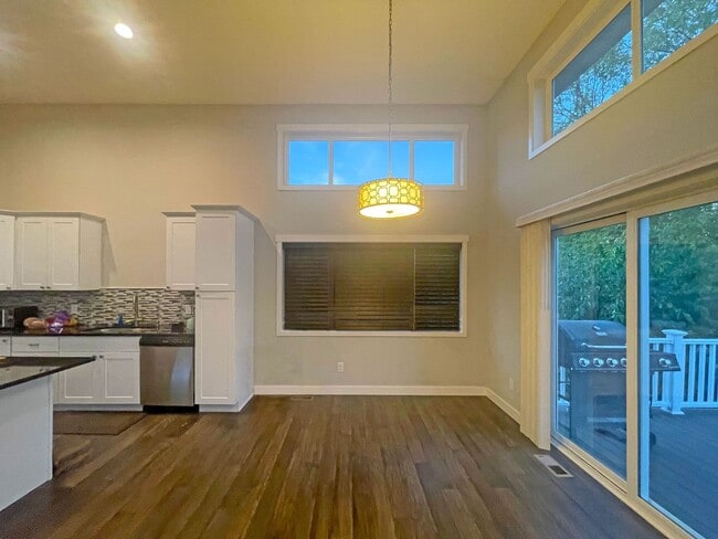 Photo - Spacious and Modern 4 Bedroom 3 Bath in Richfield is Pet Friendly!