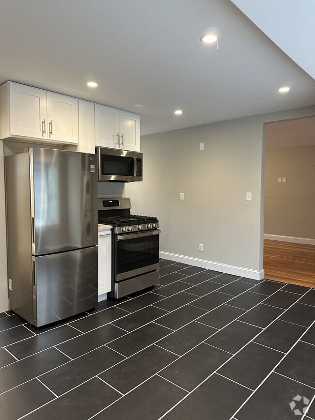 Building Photo - 16 Morton St Unit 2F Rental