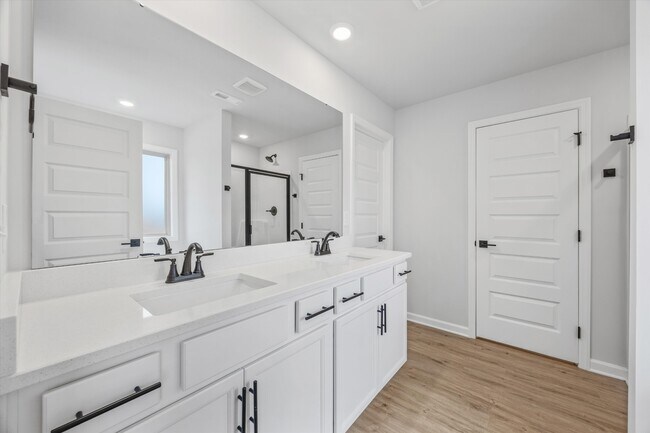 Photo - 27919 Chalmers Cir