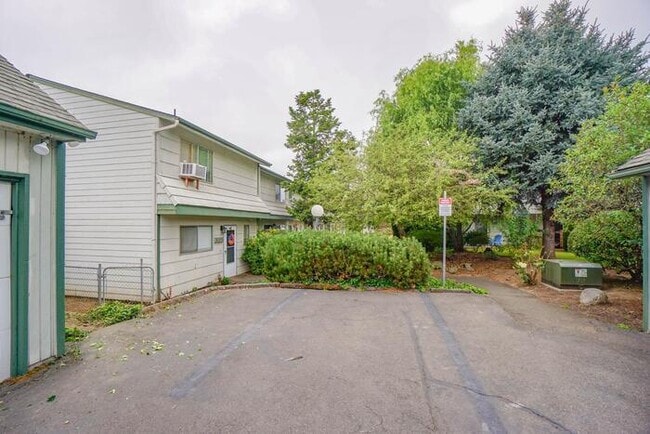 Photo - THREE BEDROOM TOWN HOME WITH GARAGE IN HAZEL DELL