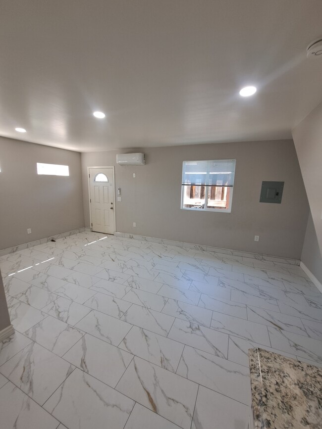 Photo - 4666 Tango Way Unidad 2