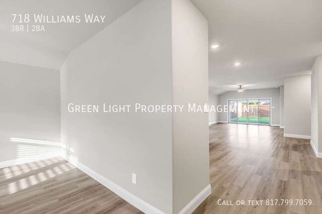 Photo - 718 Williams Wy