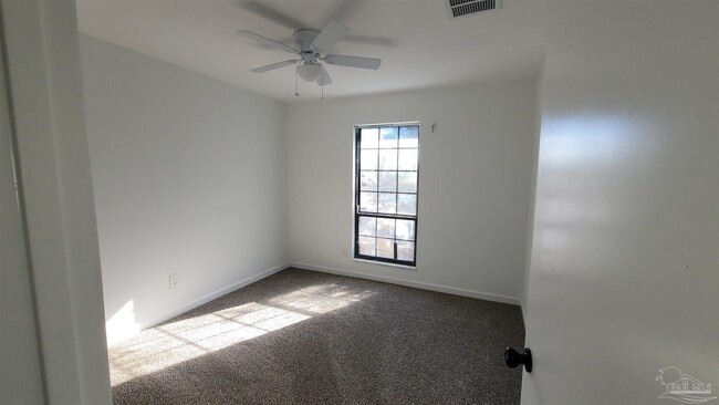 Photo - 846 Esconditas Pl