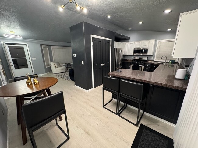 Photo - 1431 E Drucker St