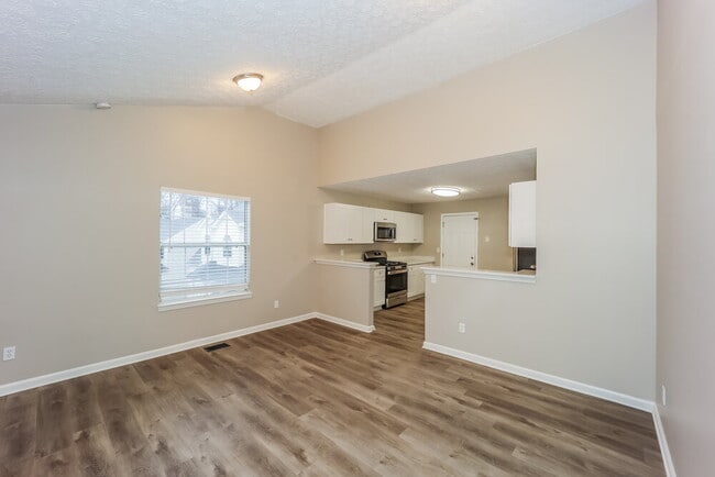 Photo - 1076 Hidden Brook Trail