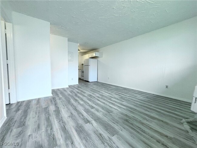 Building Photo - 3215 Jeffcott St Rental