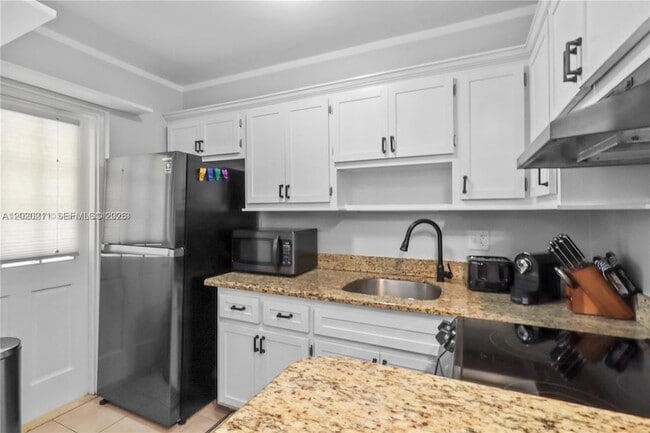 Photo - 2420 SE 17th St Unidad 301